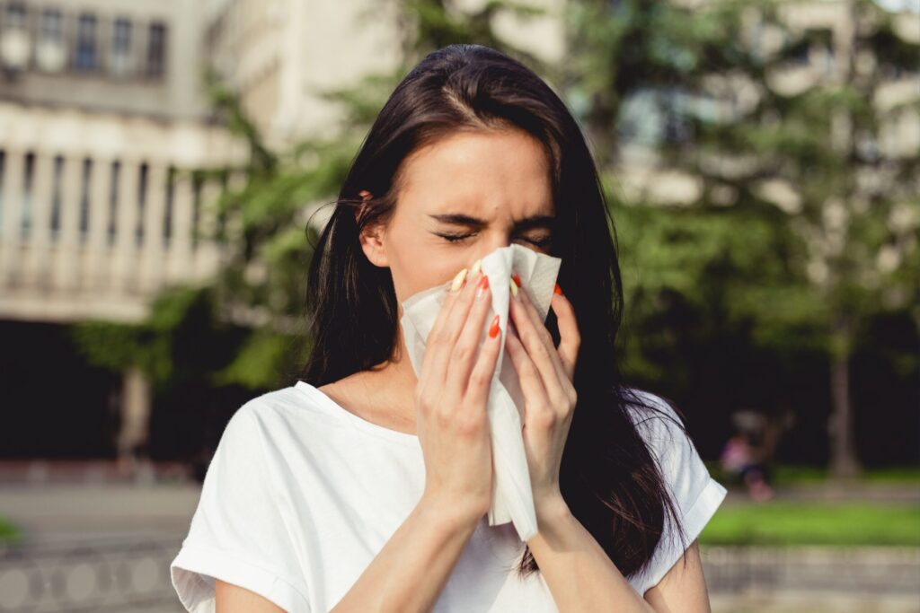 How to Tell If It's Allergies or a Cold
